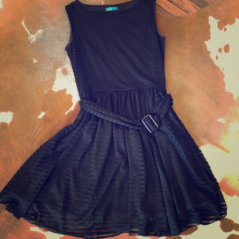 Black vfish Dress